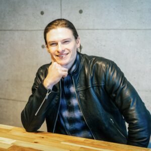 『スウェーデンから日本へ、26歳で帰化を決意』村雨辰剛　俳優／庭師