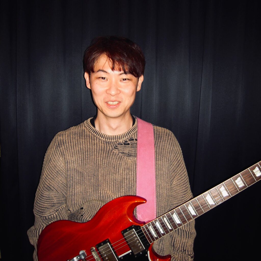 音楽バンド「宇宙団」に加わり音楽活動を続ける』コンノ　宇宙団 ギターボーカル