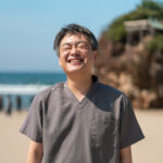 『総合診療医から不登校専門の医師へ』飯島慶郎（いいじま・よしろう）　出雲いいじまクリニック 院長／精神科医／総合診療医