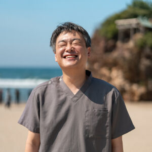 『総合診療医から不登校専門の医師へ』飯島慶郎（いいじま・よしろう）　出雲いいじまクリニック 院長／精神科医／総合診療医